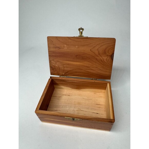 Vintage Cedar Wood Mother Keepsake Box Bala Ontario Canada Indian Chief Motif - Picture 4 of 16